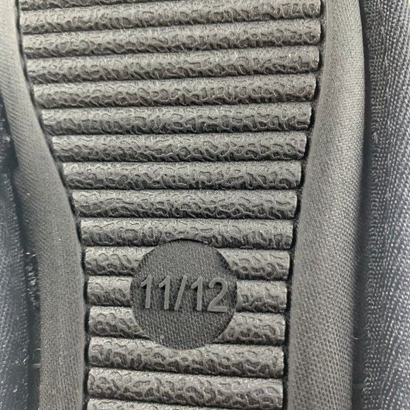 Nordstrom Rack Faux Shearling Slippers Kid's 11/12 Red Bloom Buffalo Plaid 8009 - Picture 9 of 10